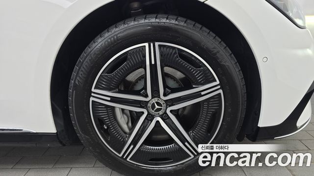 Mercedes-Benz EQE 2024 — photo 5