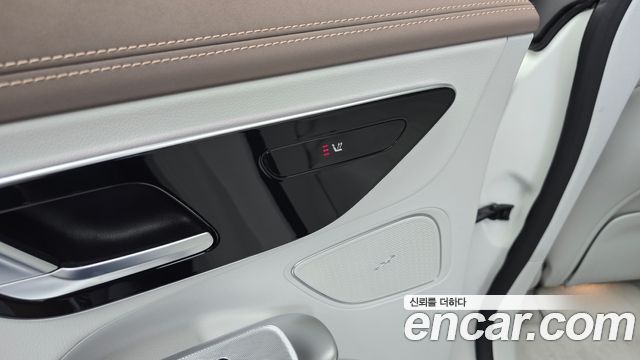 Mercedes-Benz EQE 2024 — photo 19