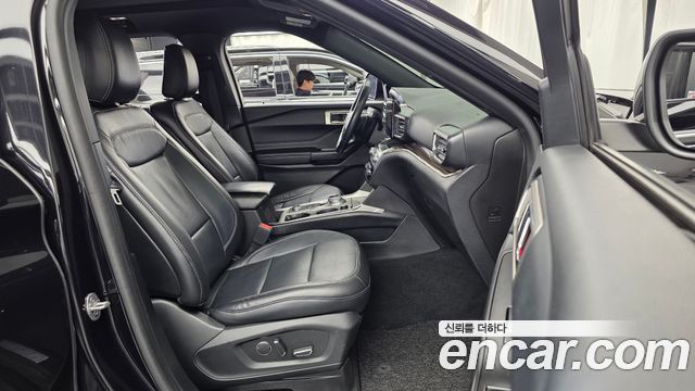 Ford Explorer 2020 — photo 11