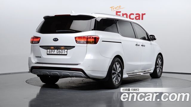 Kia Canival 2016 — photo 2