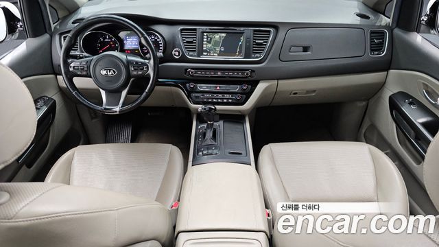 Kia Canival 2016 — photo 10