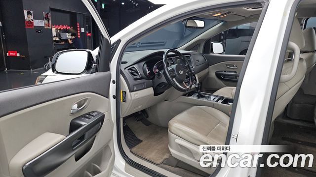 Kia Canival 2016 — photo 13