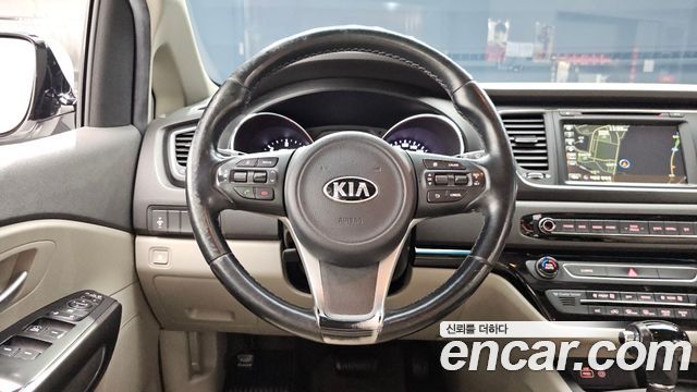 Kia Canival 2016 — photo 19