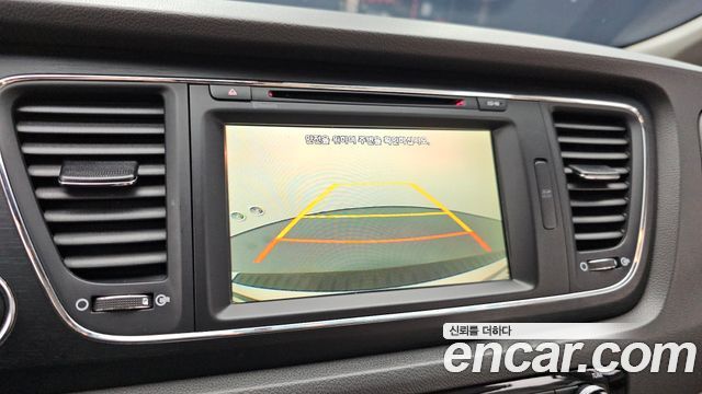 Kia Canival 2016 — photo 20
