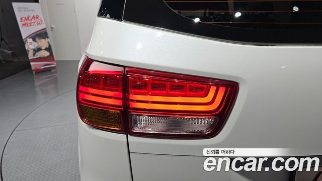 Kia Canival 2016 — photo 9