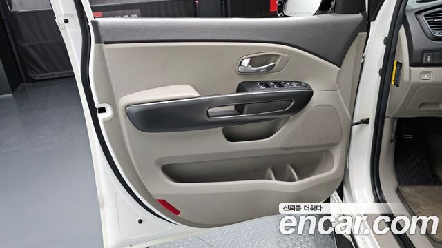 Kia Canival 2016 — photo 14