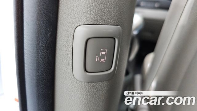 Kia Canival 2016 — photo 27