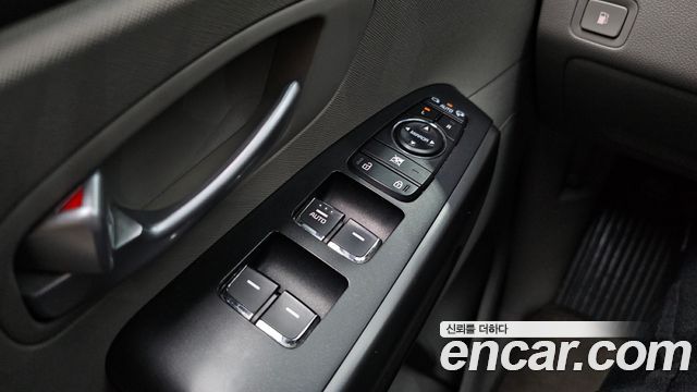 Kia Canival 2016 — photo 32
