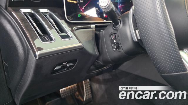 Mercedes-Benz S-Class 2021 — photo 26