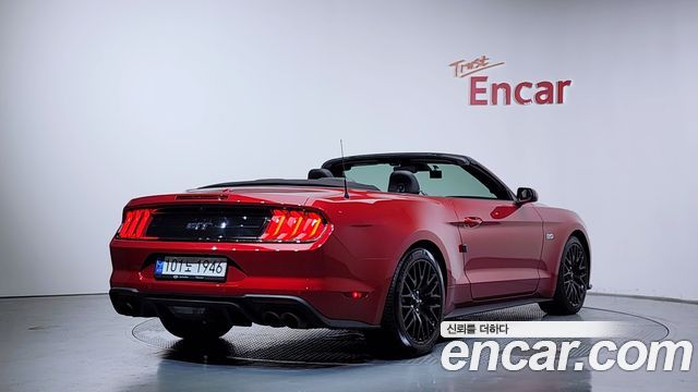Ford Mustang 2022 — photo 2
