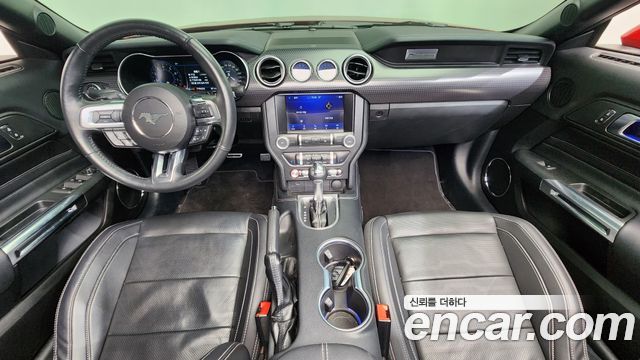 Ford Mustang 2022 — photo 10