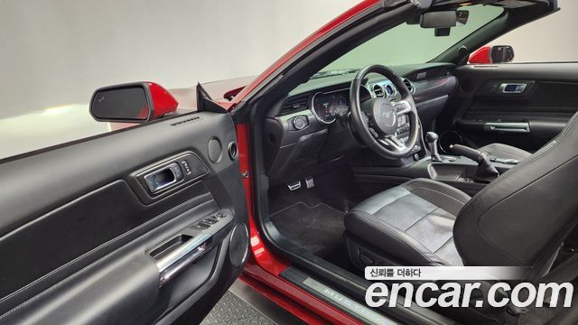 Ford Mustang 2022 — photo 13
