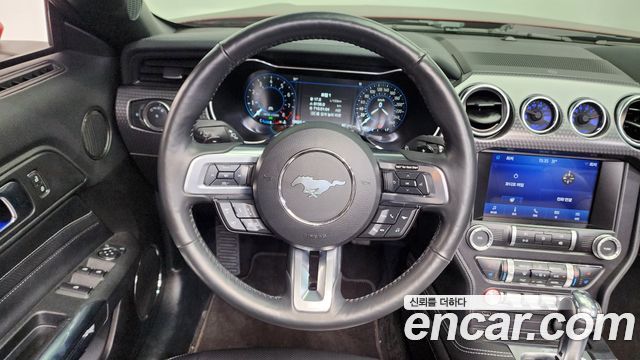 Ford Mustang 2022 — photo 18