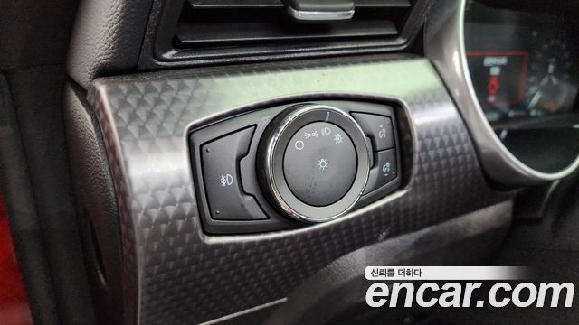 Ford Mustang 2022 — photo 21