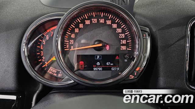 Mini Countryman 2018 — photo 11