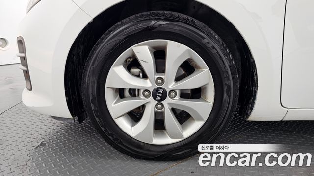 Kia pride 2017 — photo 5