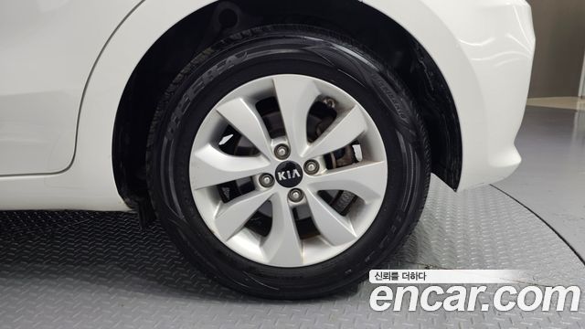 Kia pride 2017 — photo 7