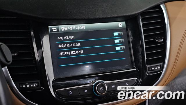 Chevrolet Korea Trax 2019 — photo 22