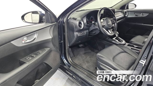 Kia K3 2022 — photo 13