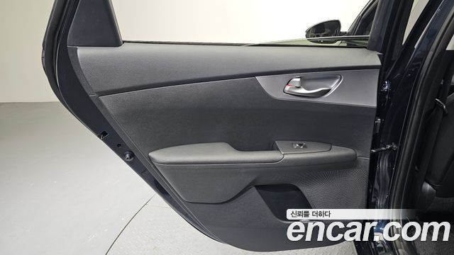 Kia K3 2022 — photo 15