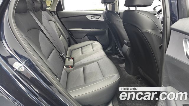 Kia K3 2022 — photo 16