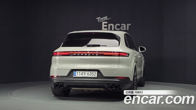 Porsche Cayenne 2025 — photo 4