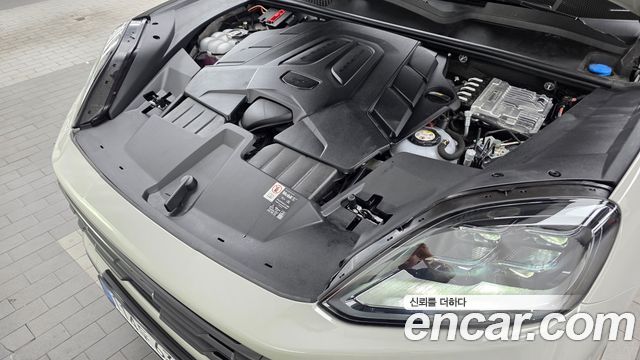 Porsche Cayenne 2025 — photo 6