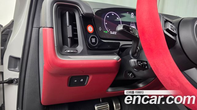Porsche Cayenne 2025 — photo 22
