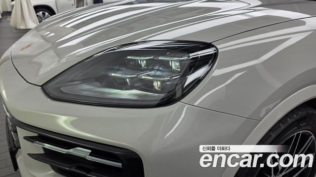 Porsche Cayenne 2025 — photo 8