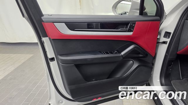 Porsche Cayenne 2025 — photo 14