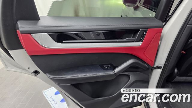 Porsche Cayenne 2025 — photo 15