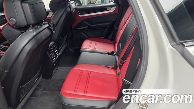 Porsche Cayenne 2025 — photo 16
