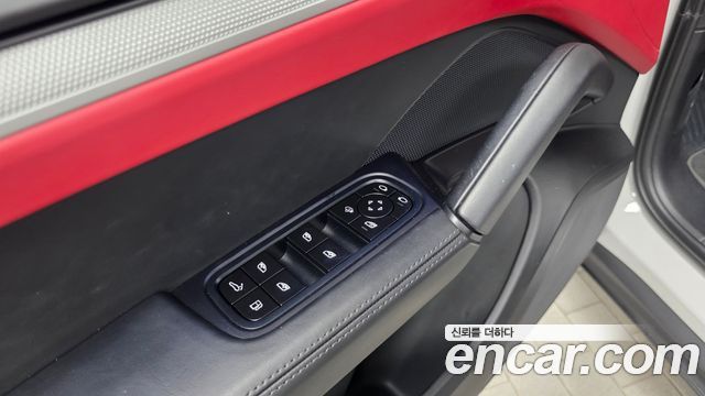 Porsche Cayenne 2025 — photo 29