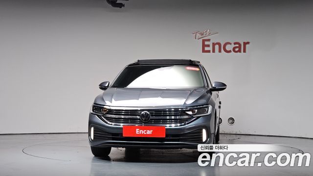 Volkswagen Jetta 2023 — photo 3