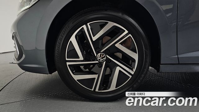 Volkswagen Jetta 2023 — photo 5
