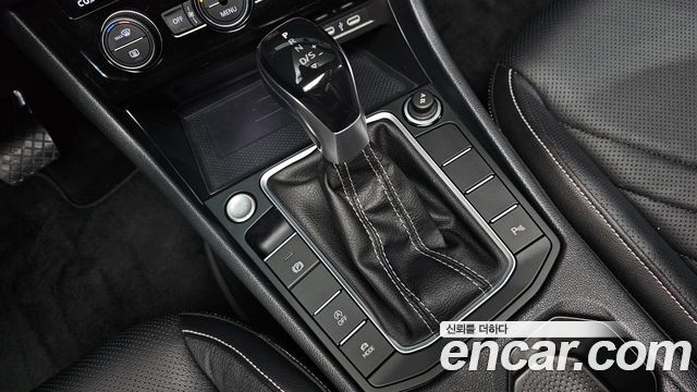 Volkswagen Jetta 2023 — photo 12