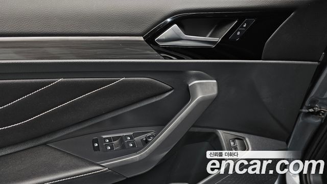 Volkswagen Jetta 2023 — photo 24