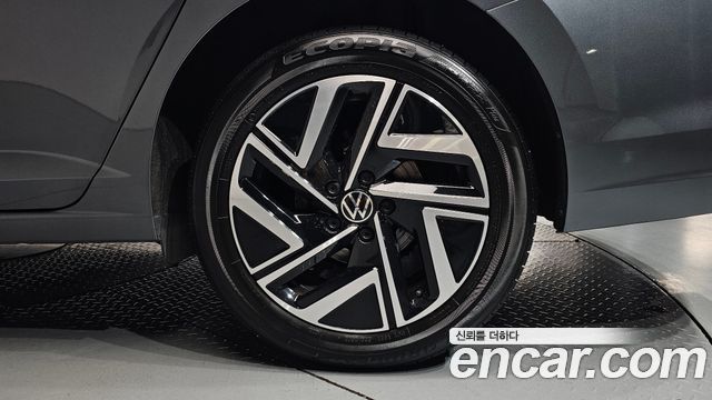Volkswagen Jetta 2023 — photo 7