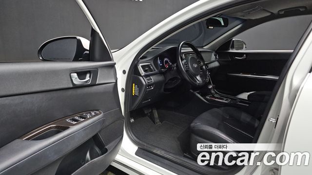 Kia K5 2018 — photo 10
