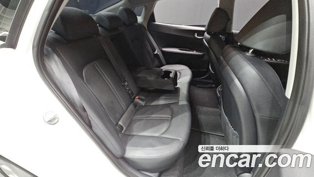 Kia K5 2018 — photo 11
