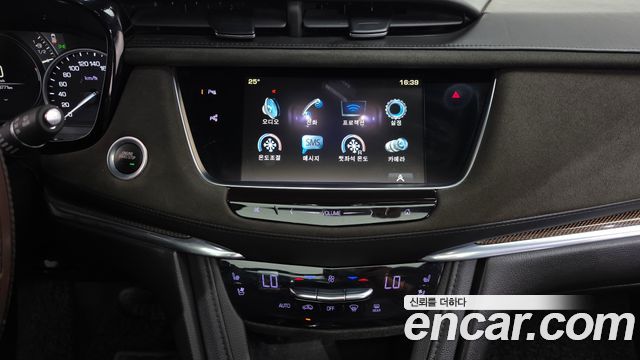 Cadillac XT5 2018 — photo 15