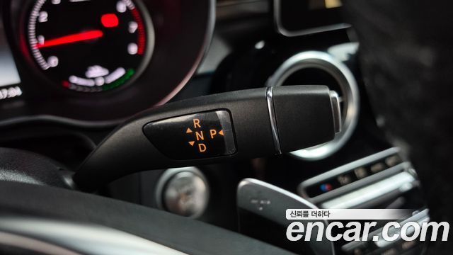 Mercedes-Benz C-Class 2018 — photo 12