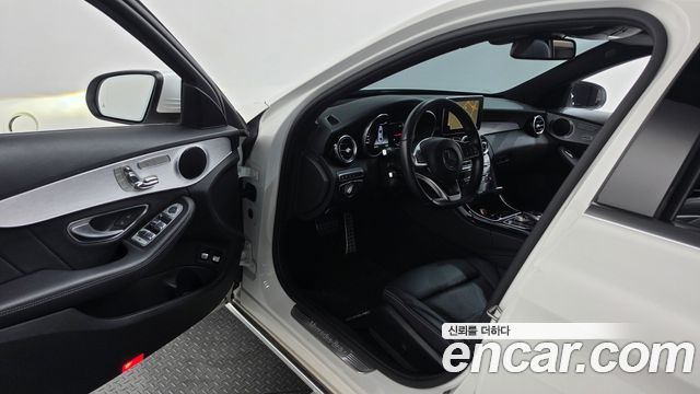 Mercedes-Benz C-Class 2018 — photo 13