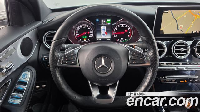 Mercedes-Benz C-Class 2018 — photo 19