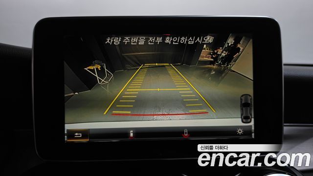 Mercedes-Benz C-Class 2018 — photo 20