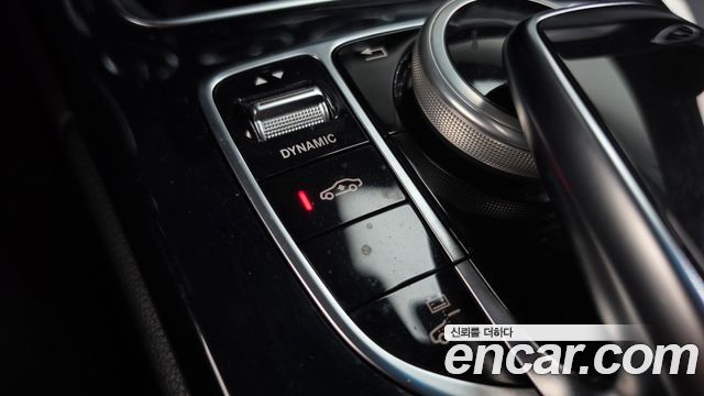 Mercedes-Benz C-Class 2018 — photo 26