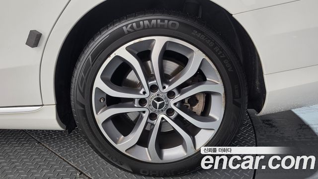 Mercedes-Benz C-Class 2018 — photo 7