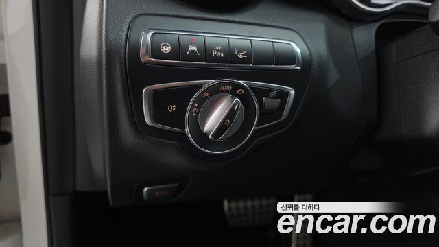 Mercedes-Benz C-Class 2018 — photo 28