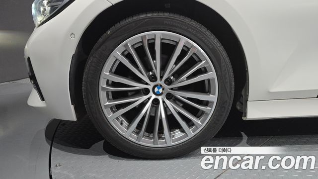 BMW 3-Series 2021 — photo 5