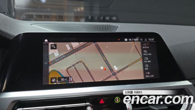 BMW 3-Series 2021 — photo 23